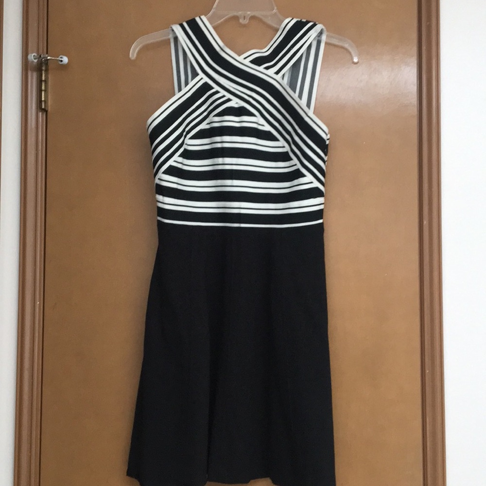 Elastic front cross dress